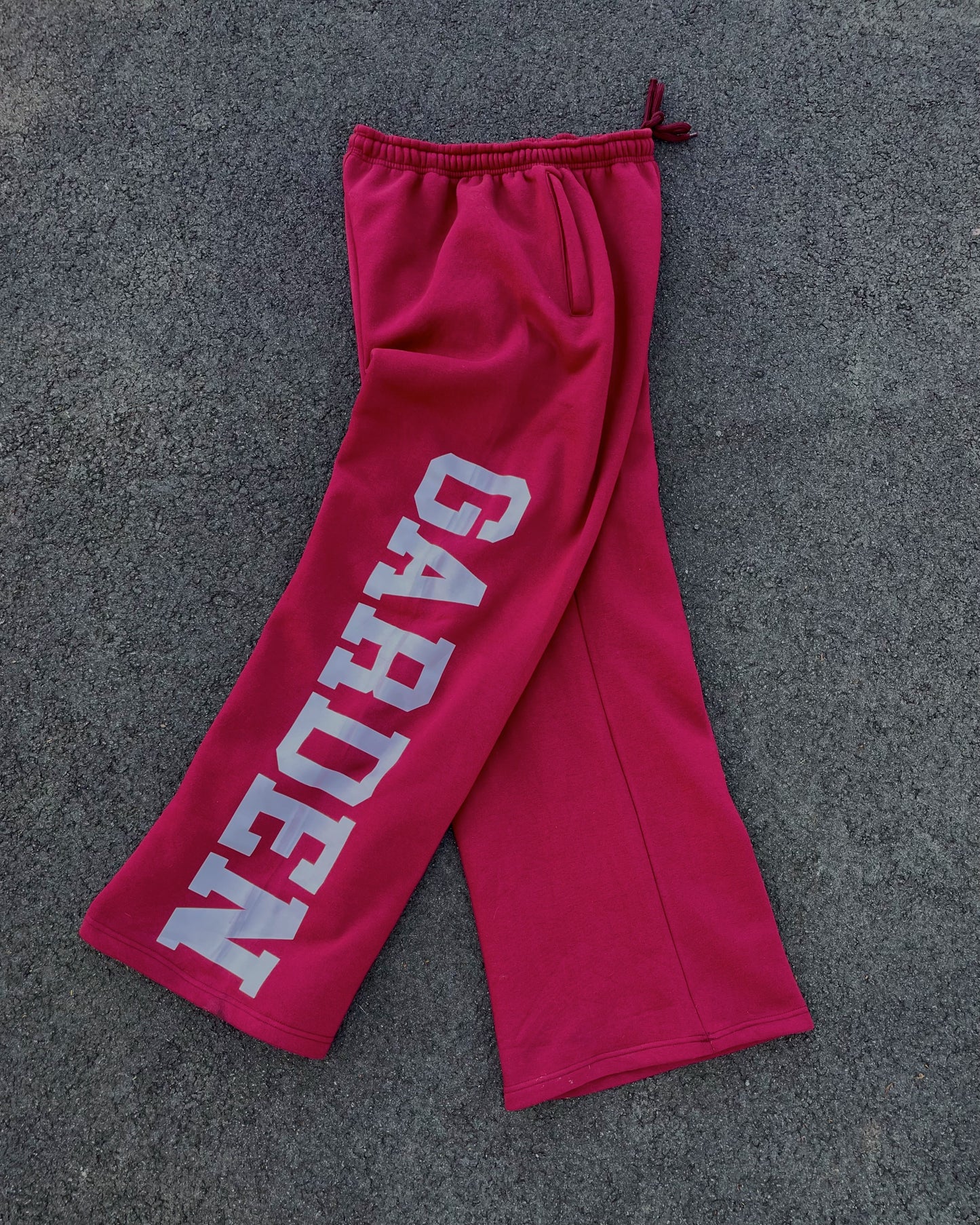 garden sweats (maroon)